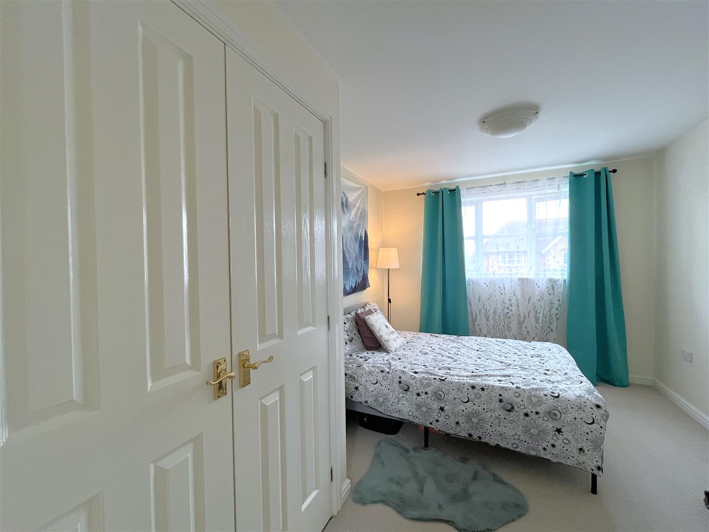 Martinique Square, Bowling Green Street, WARWICK 13
