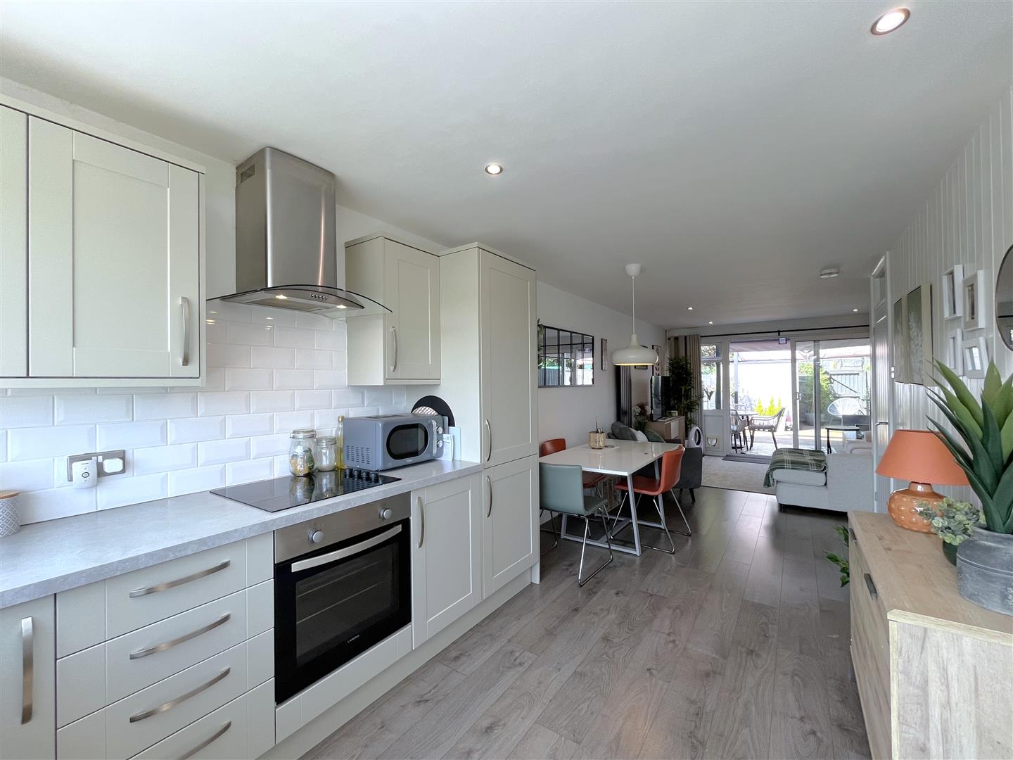 Fields Court, Off Cliffe Way, Warwick 8