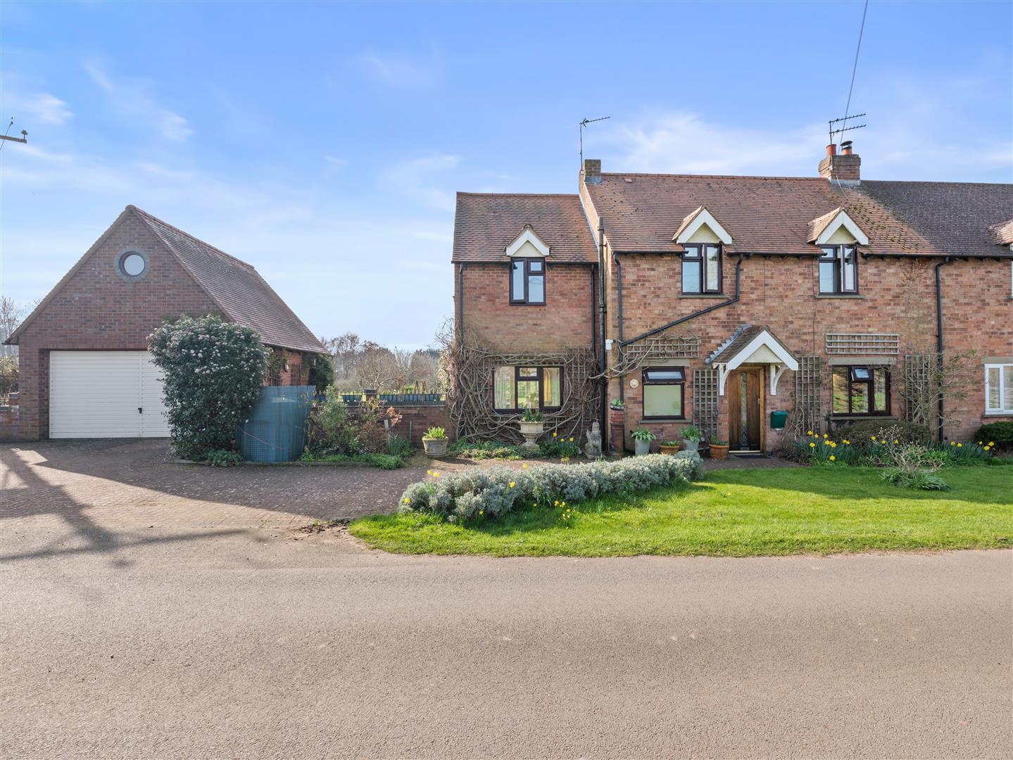 Off Stratford Road, Longbridge, Warwick 4