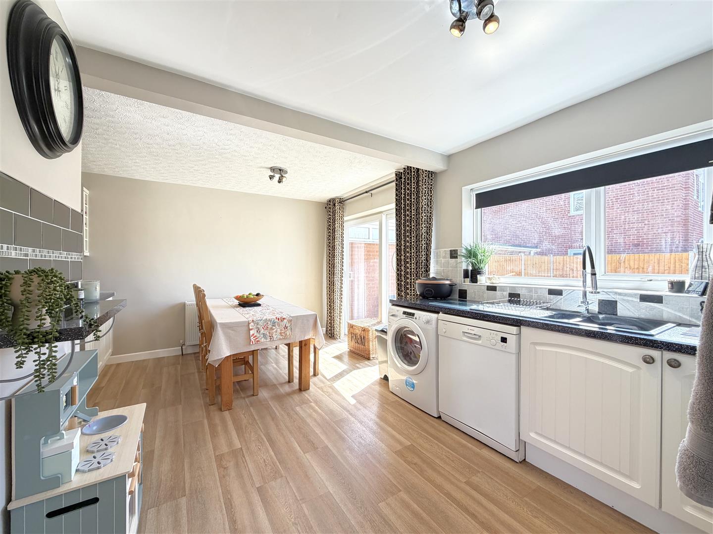 Lakin Drive, Bishops Itchington, Warwickshire 4