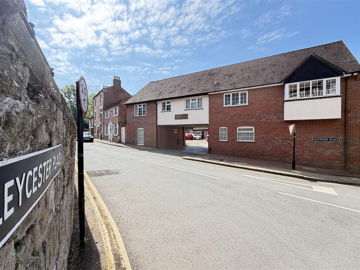 Leycester Place, Central Warwick 15