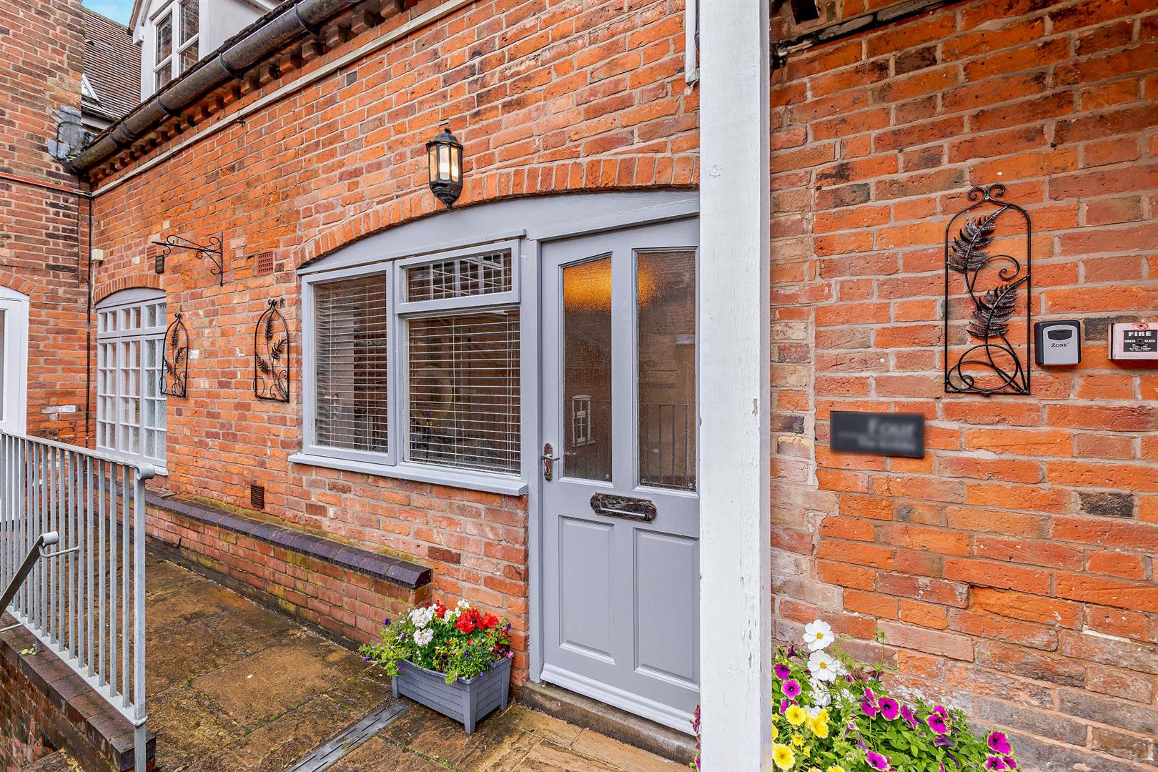 The Knibbs, Smith Street, Warwick 4