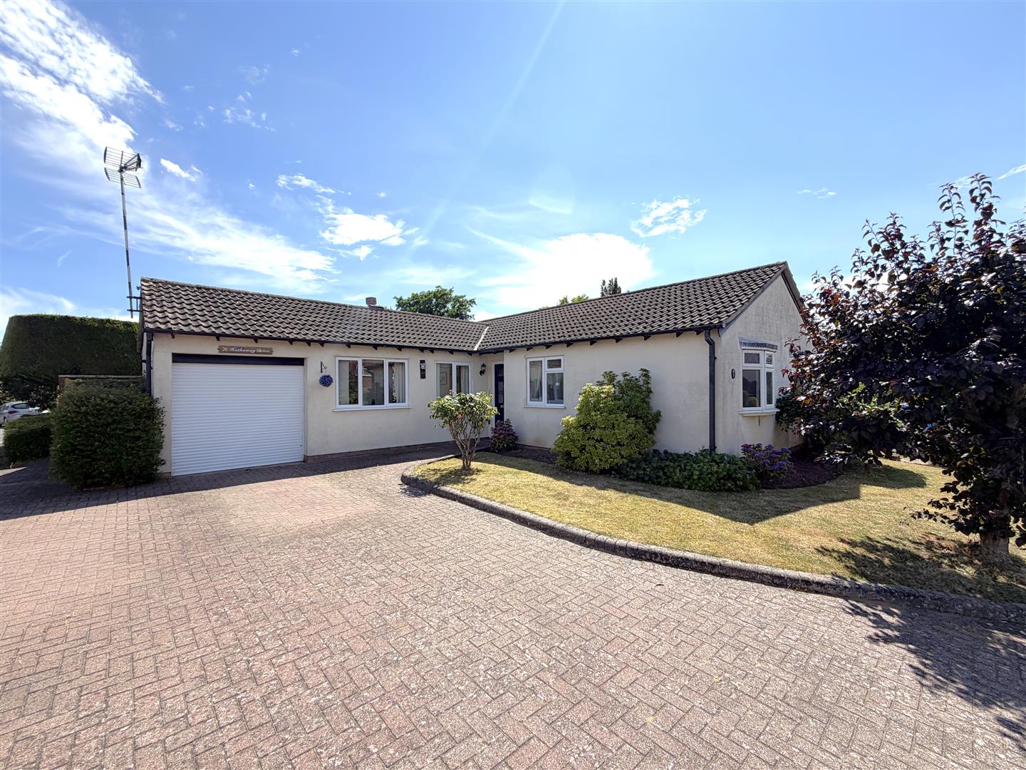 Hathaway Drive, Woodloes Park, Warwick