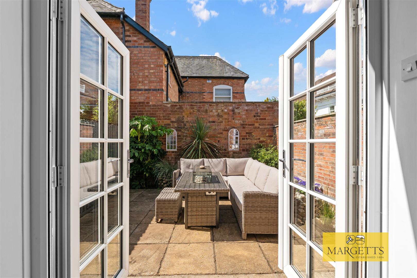 Castle Lane, Warwick 34