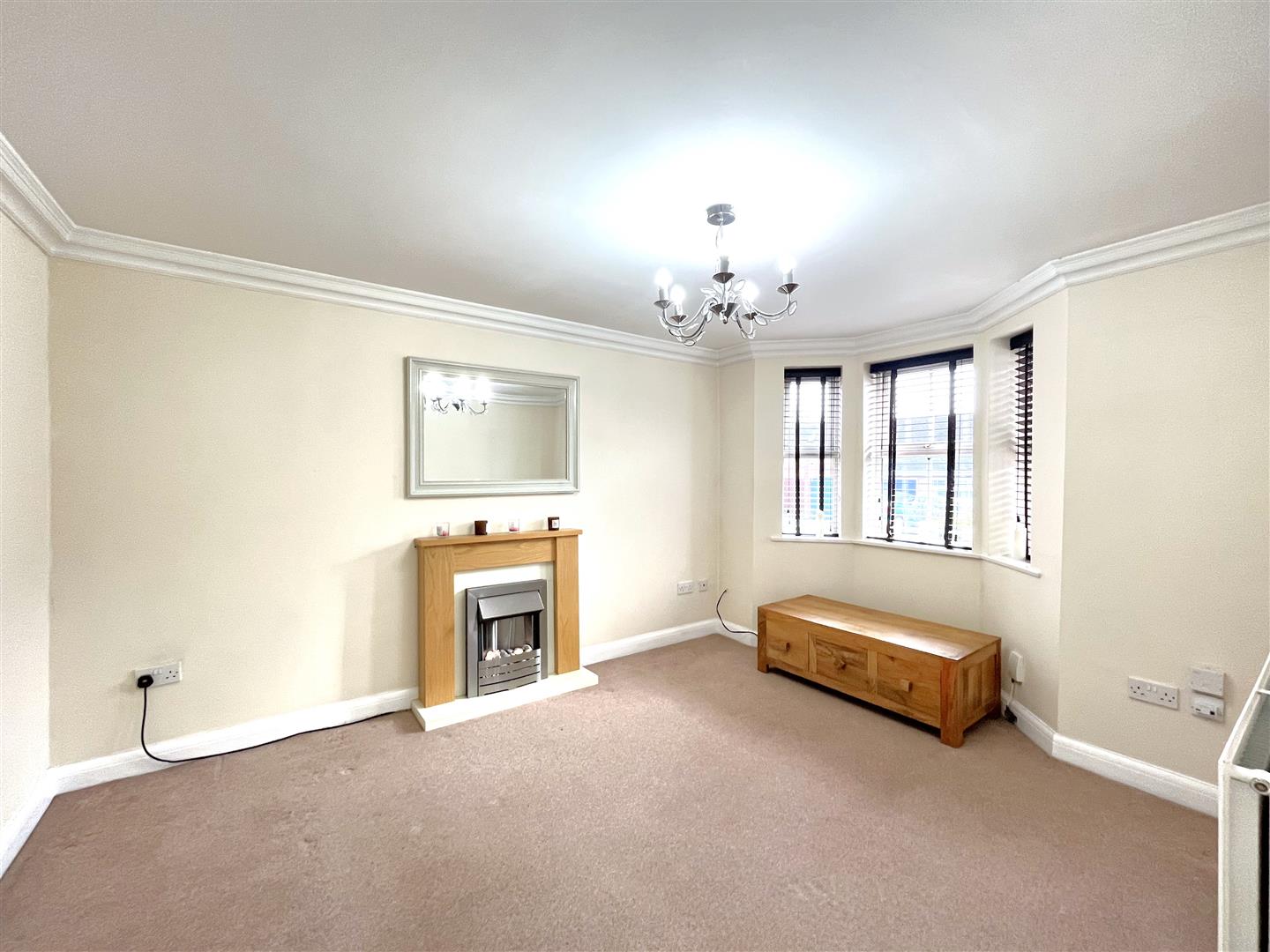 Charter Approach, Off West St, Nr Central Warwick 5