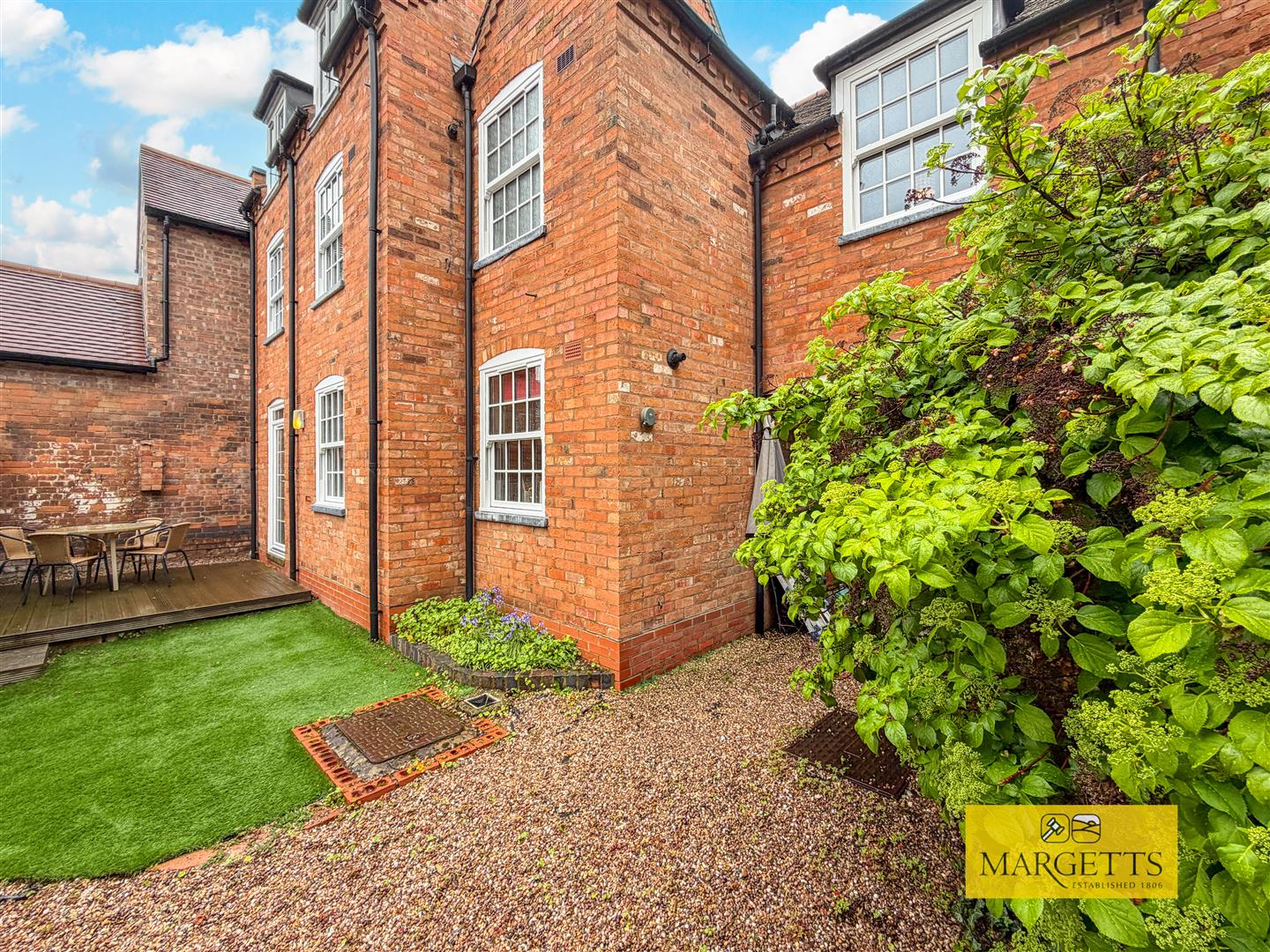 The Stables, Crompton Street, Warwick 11