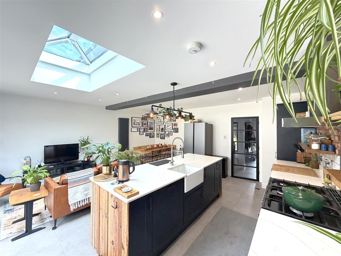 Highlands Close, Warwick 13
