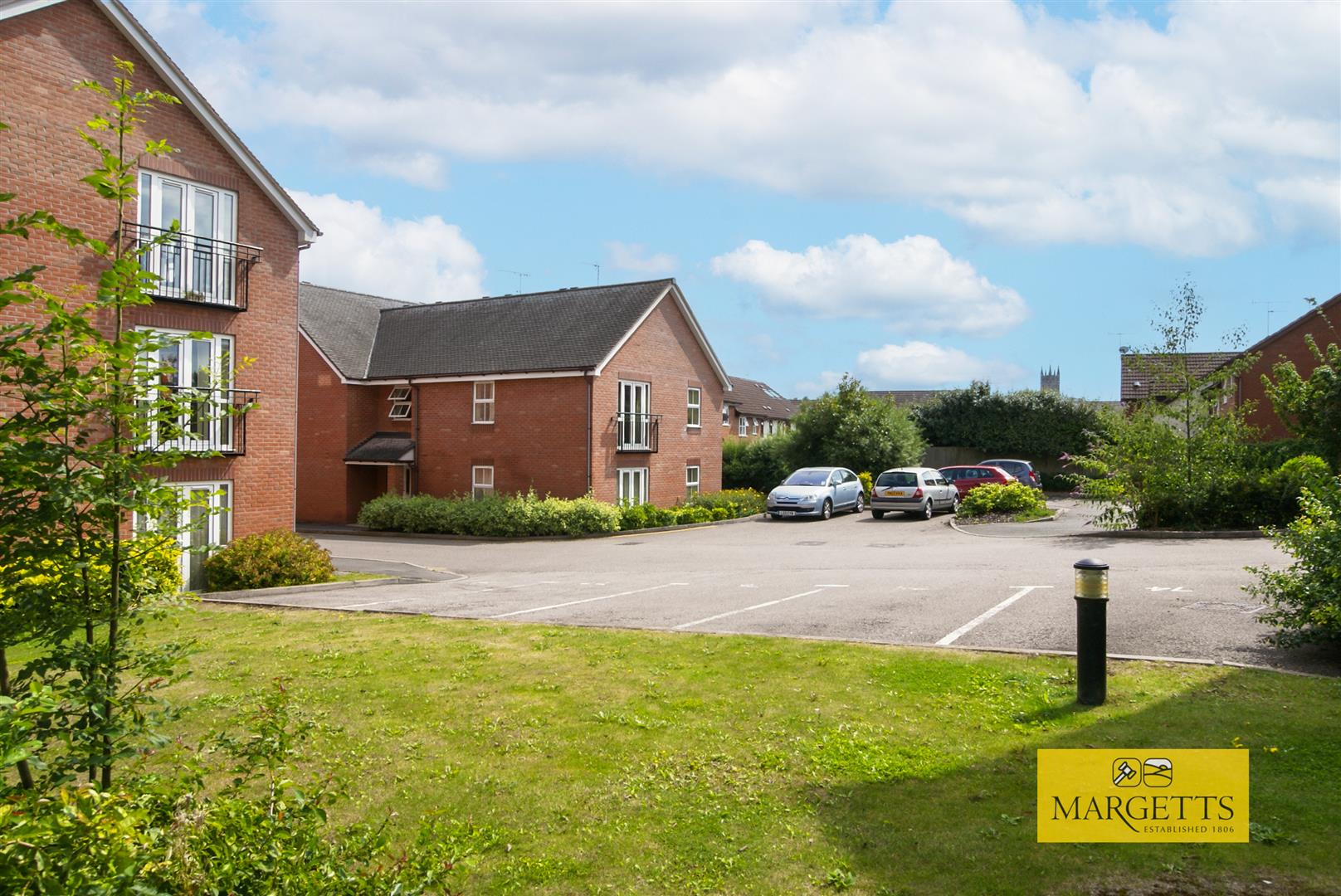 Birch Meadow Close, WARWICK 1