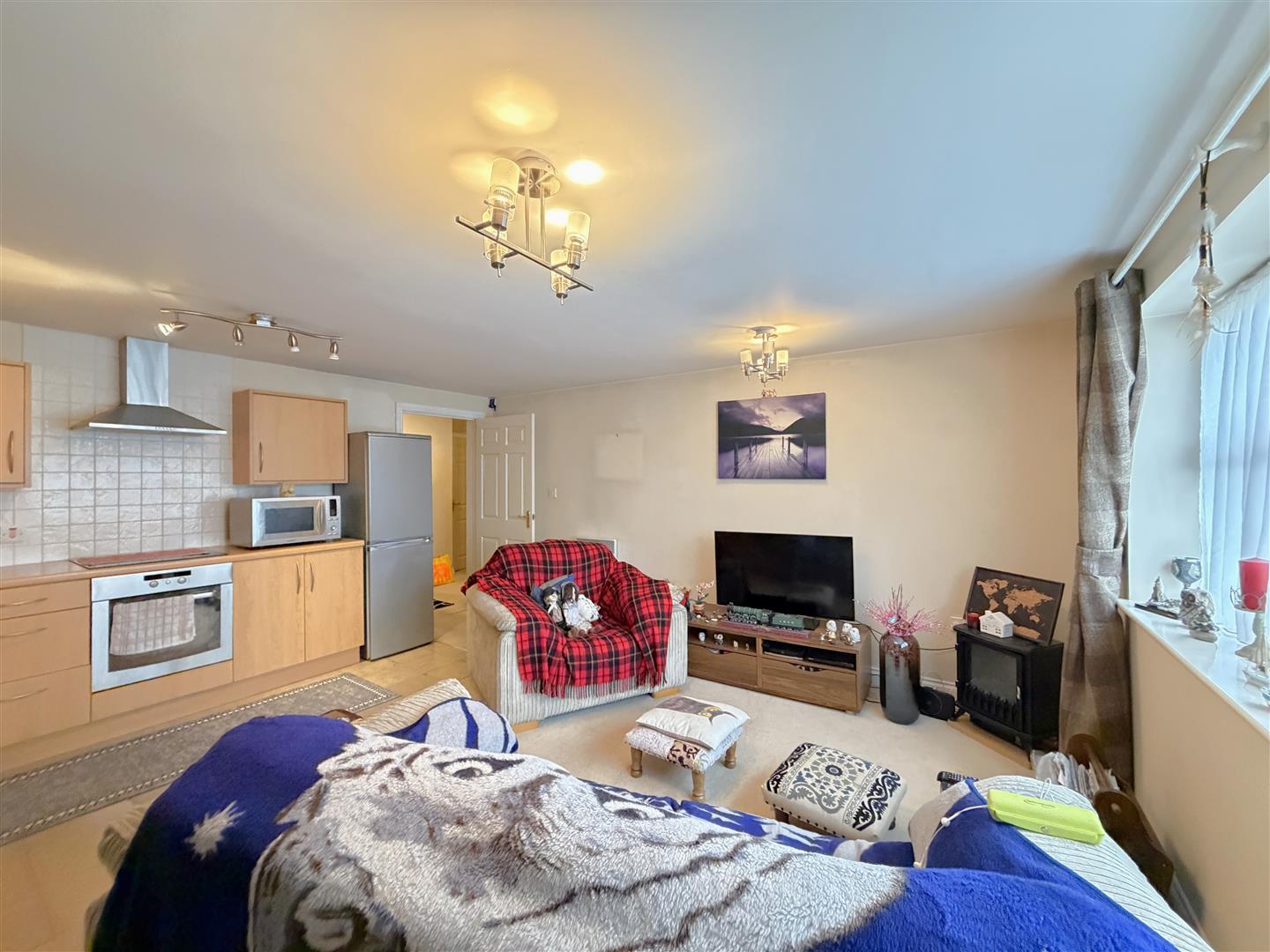 Birch Meadow Close, WARWICK 6