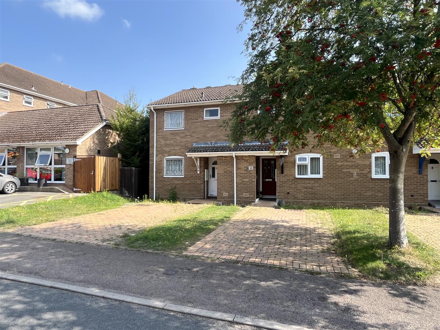 Weston Close, Warwick