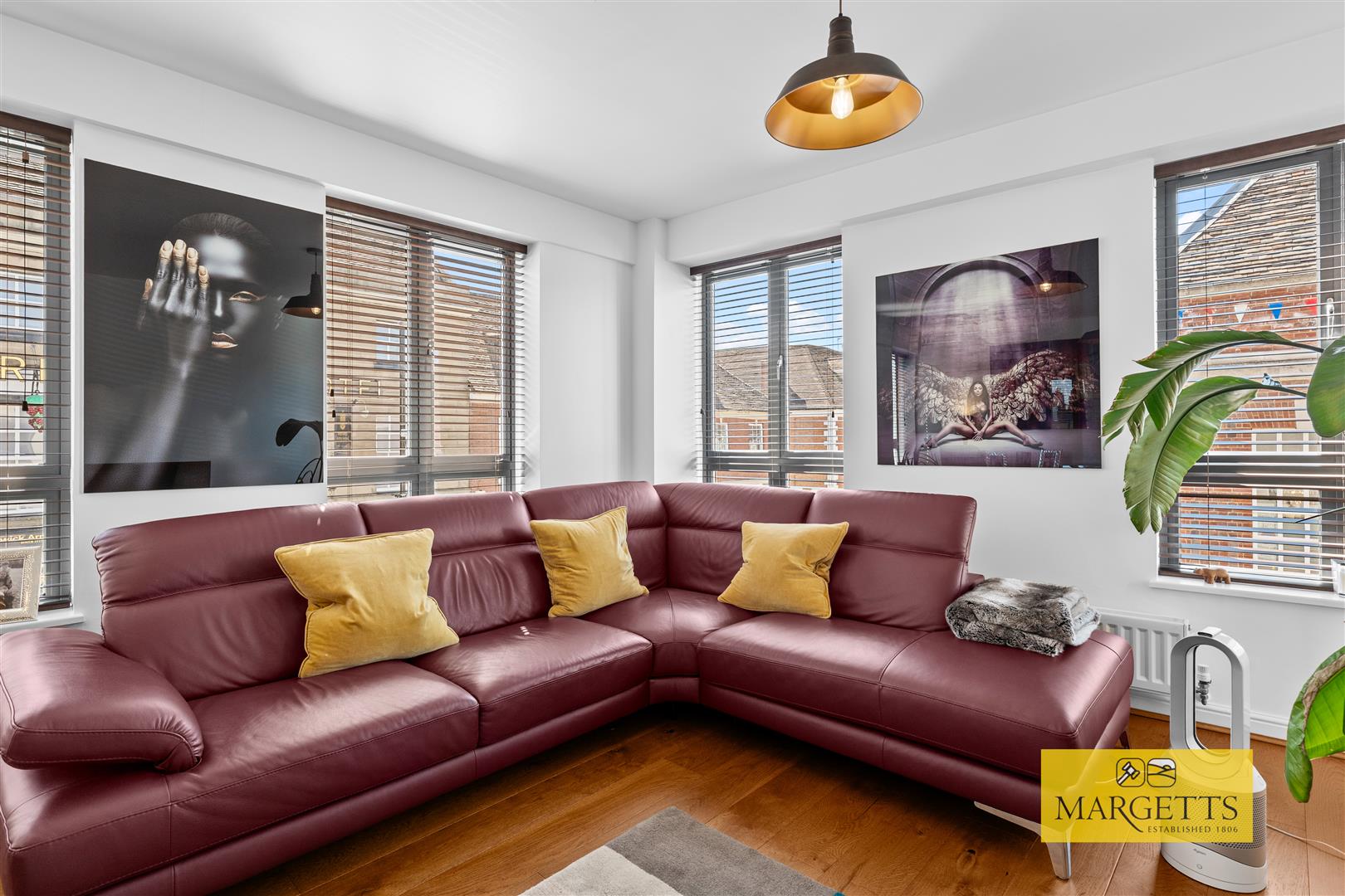 Swan Court, Swan Street, Warwick 6