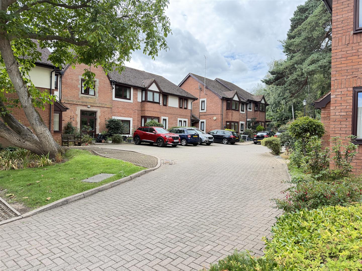 Priory Road, Warwick