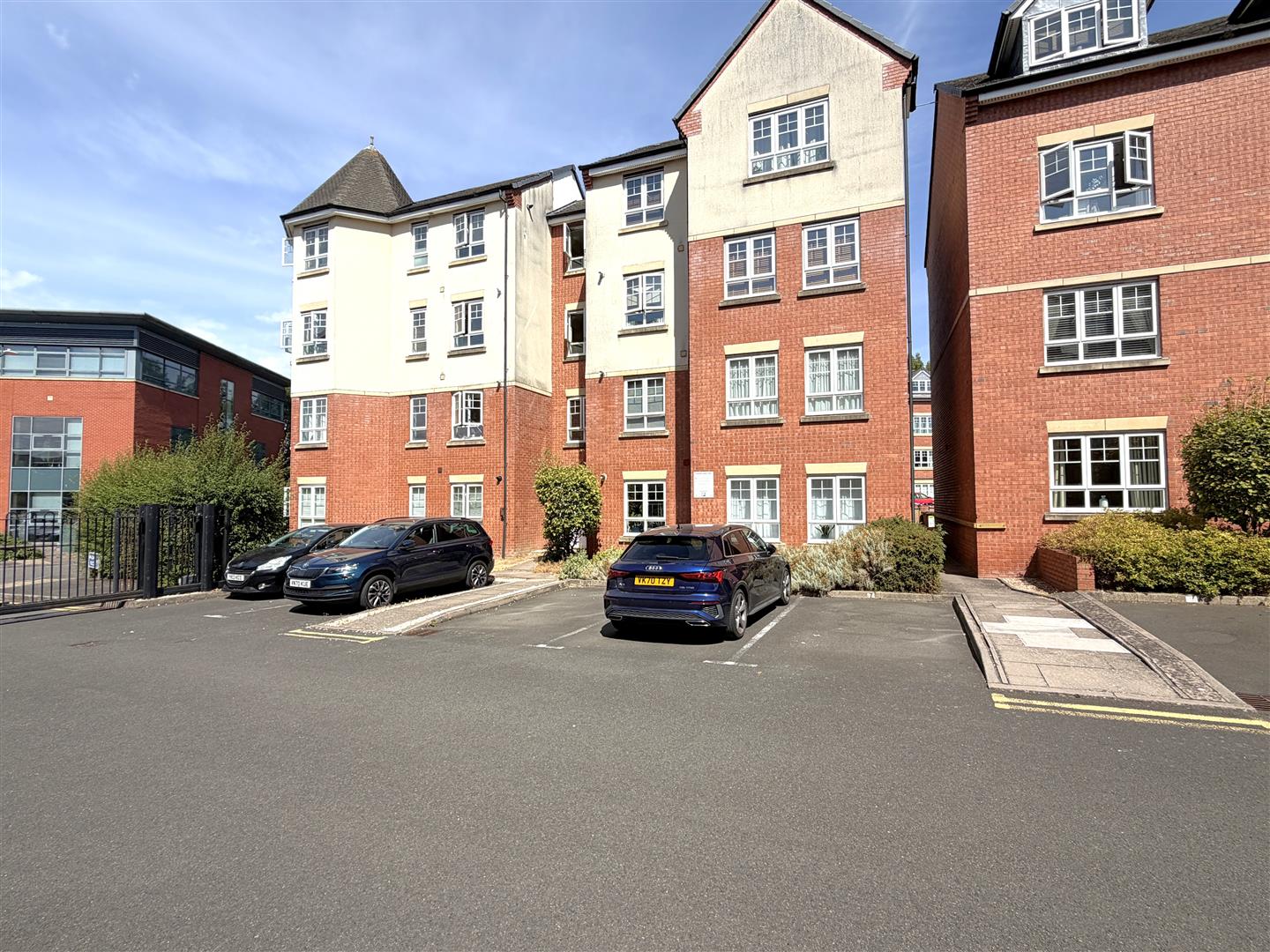 Wallwin Place, Warwick