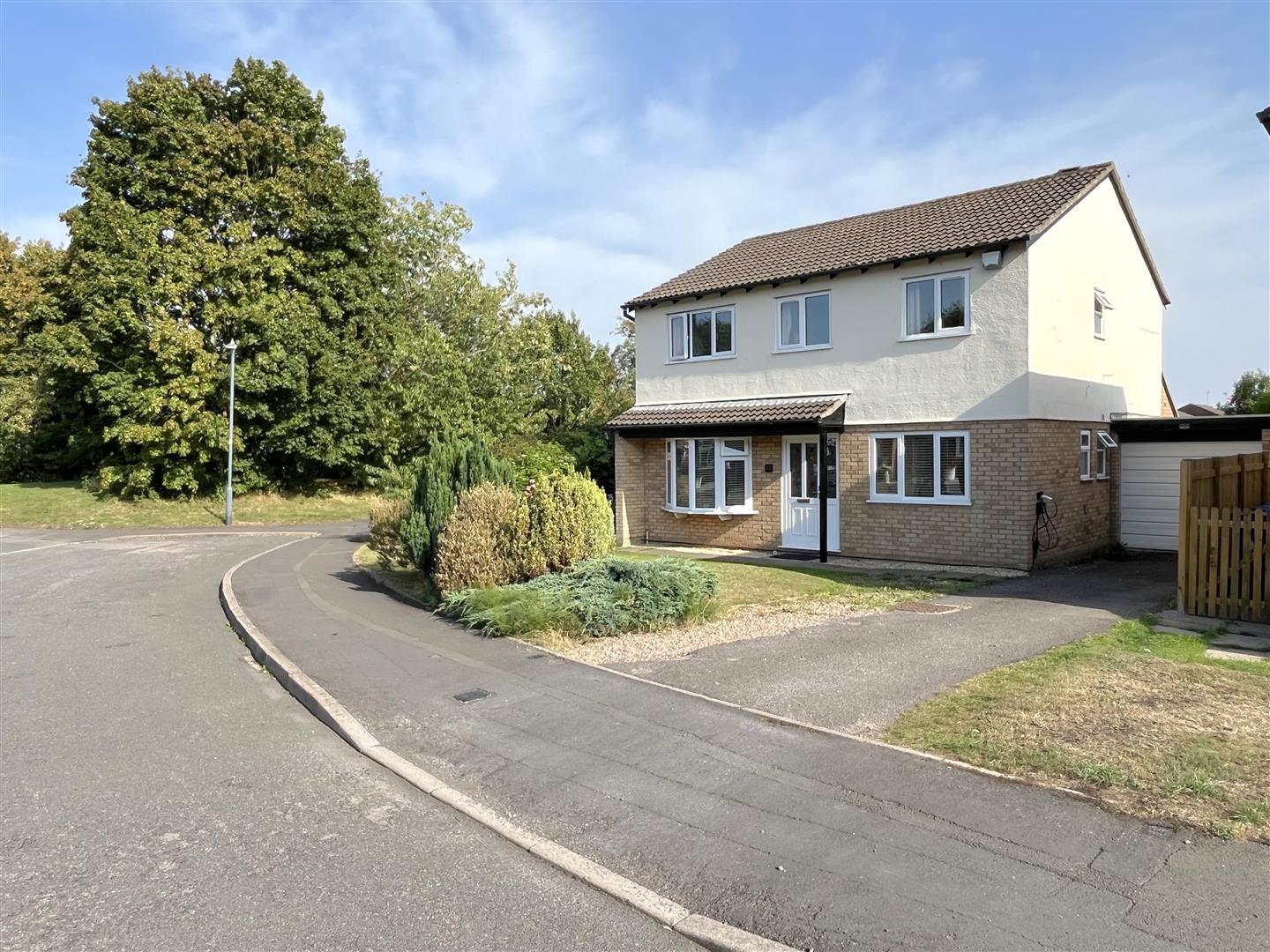 Ridgeley Close, top of Woodloes Park, Warwick