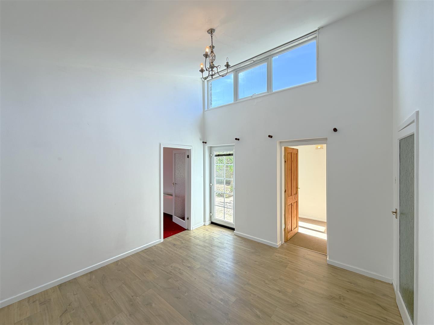 Fields Court, Off Cliffe Way, (or Coventry Rd) Warwick 9
