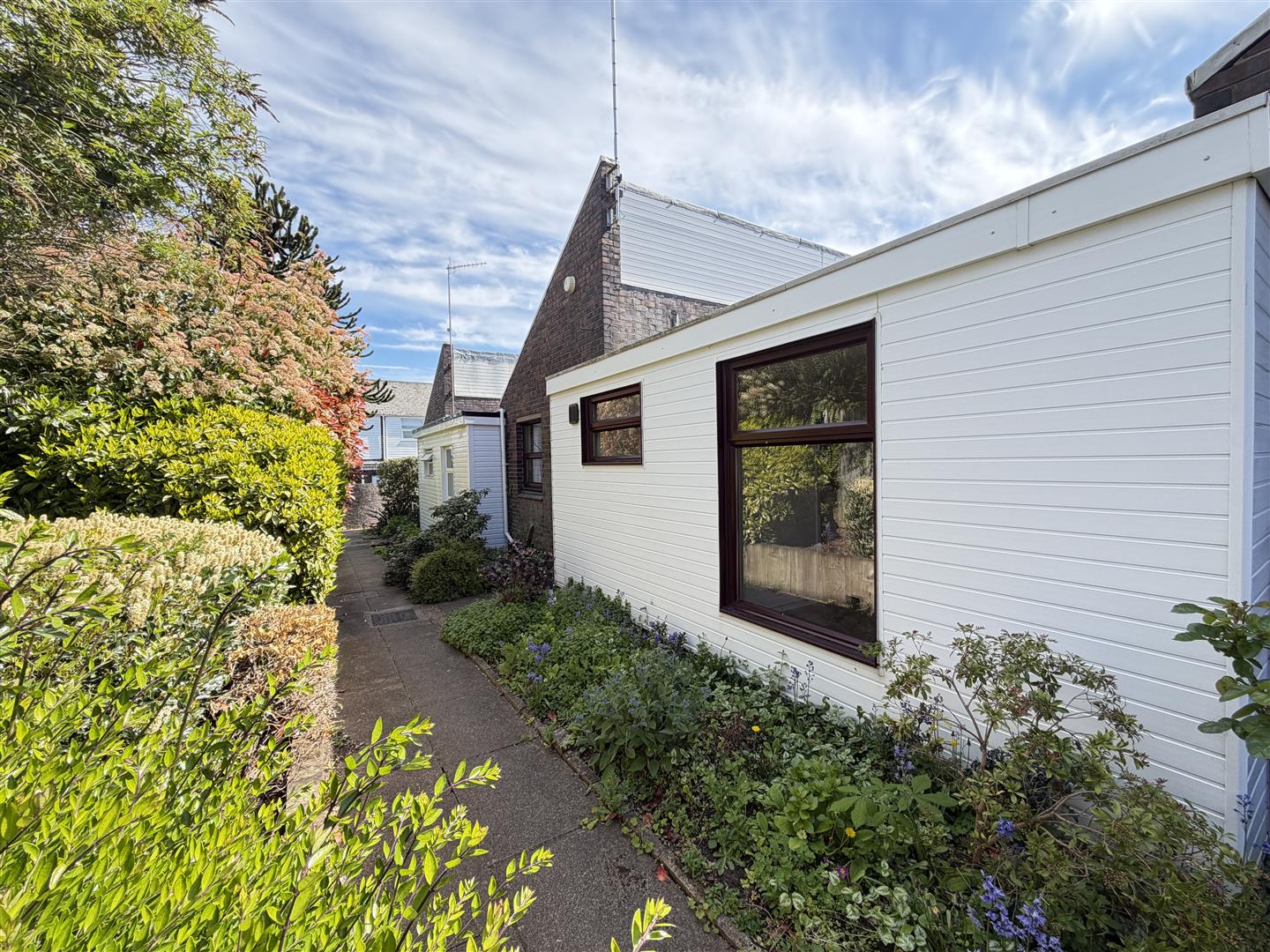 Fields Court, Off Cliffe Way, (or Coventry Rd) Warwick 3