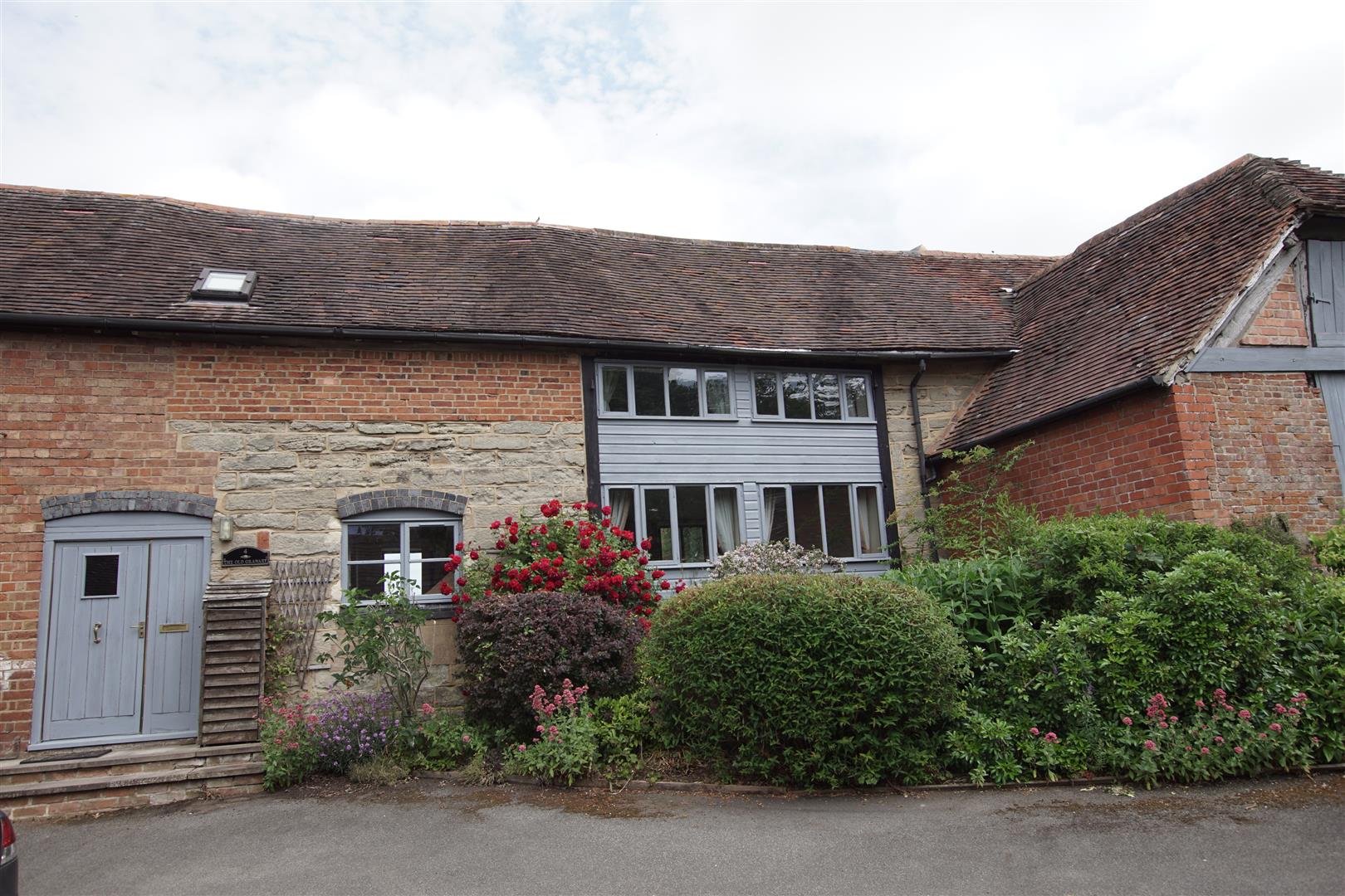 Norton Lindsey Road, Hampton-on-the-Hill, WARWICK 1