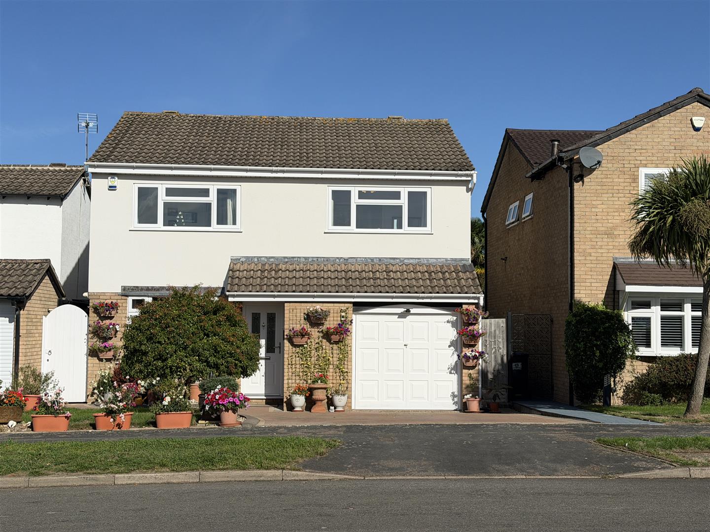 Hathaway Drive, Woodloes Park, Warwick 1