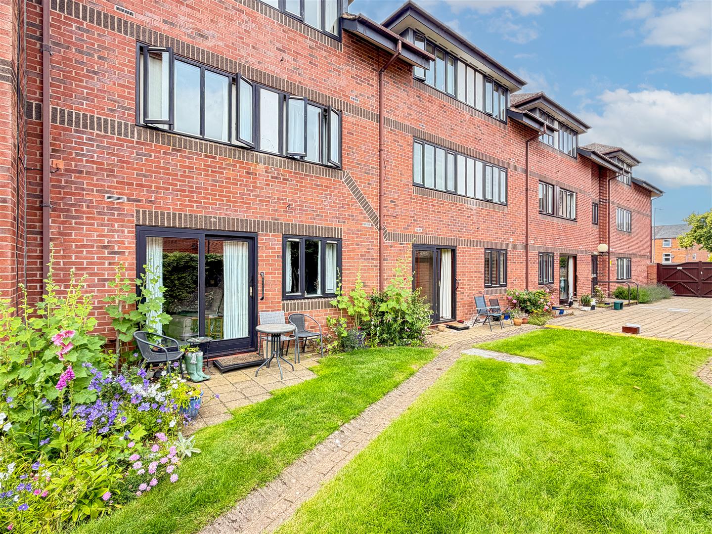 Healey Court, Coten End, Warwick