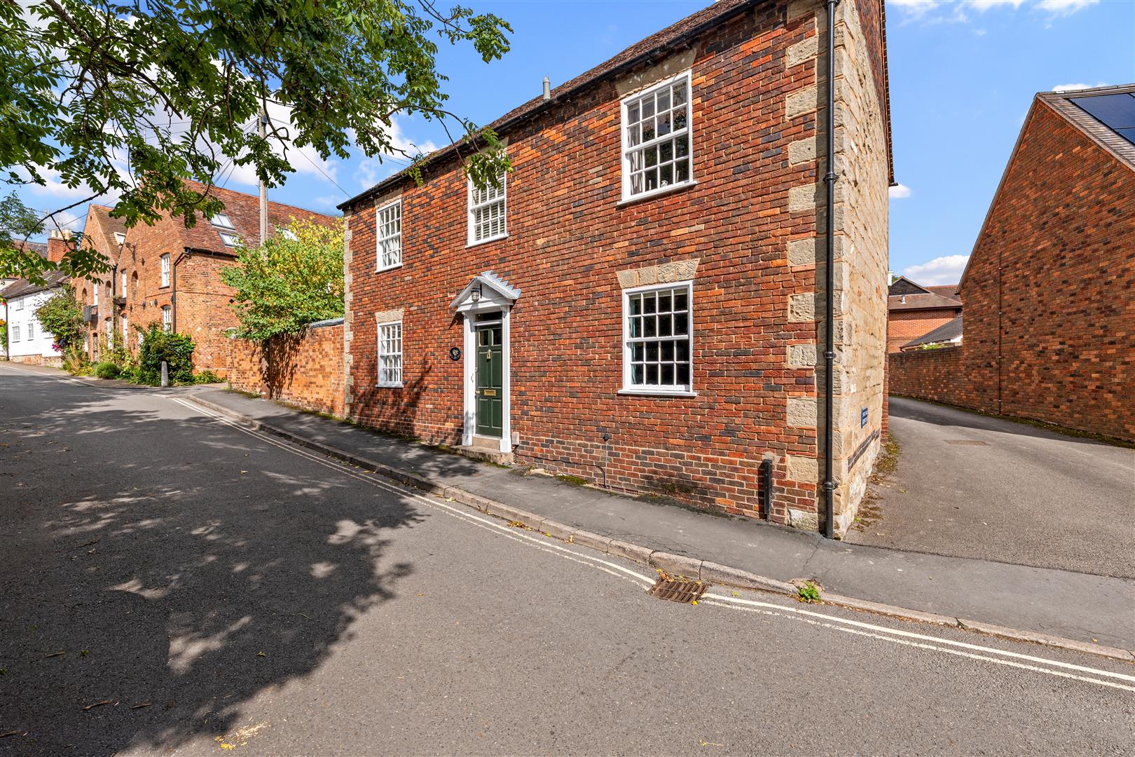 Back Lane, Central Warwick 32