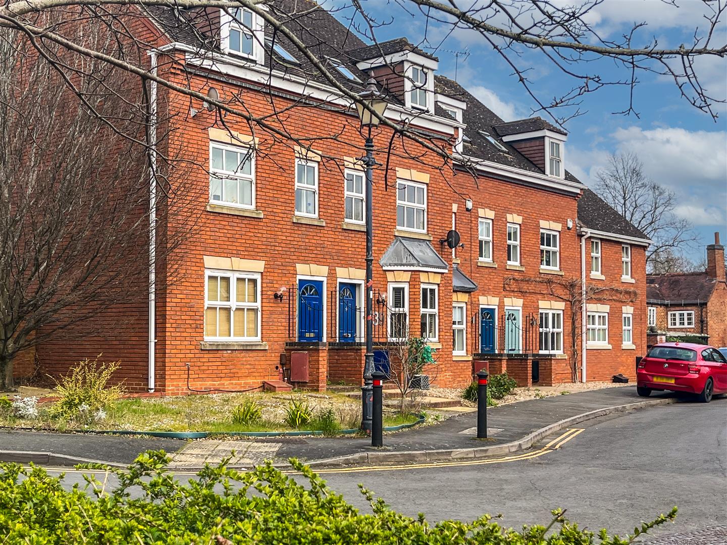 Charter Approach, Off West St, Nr Central Warwick 4
