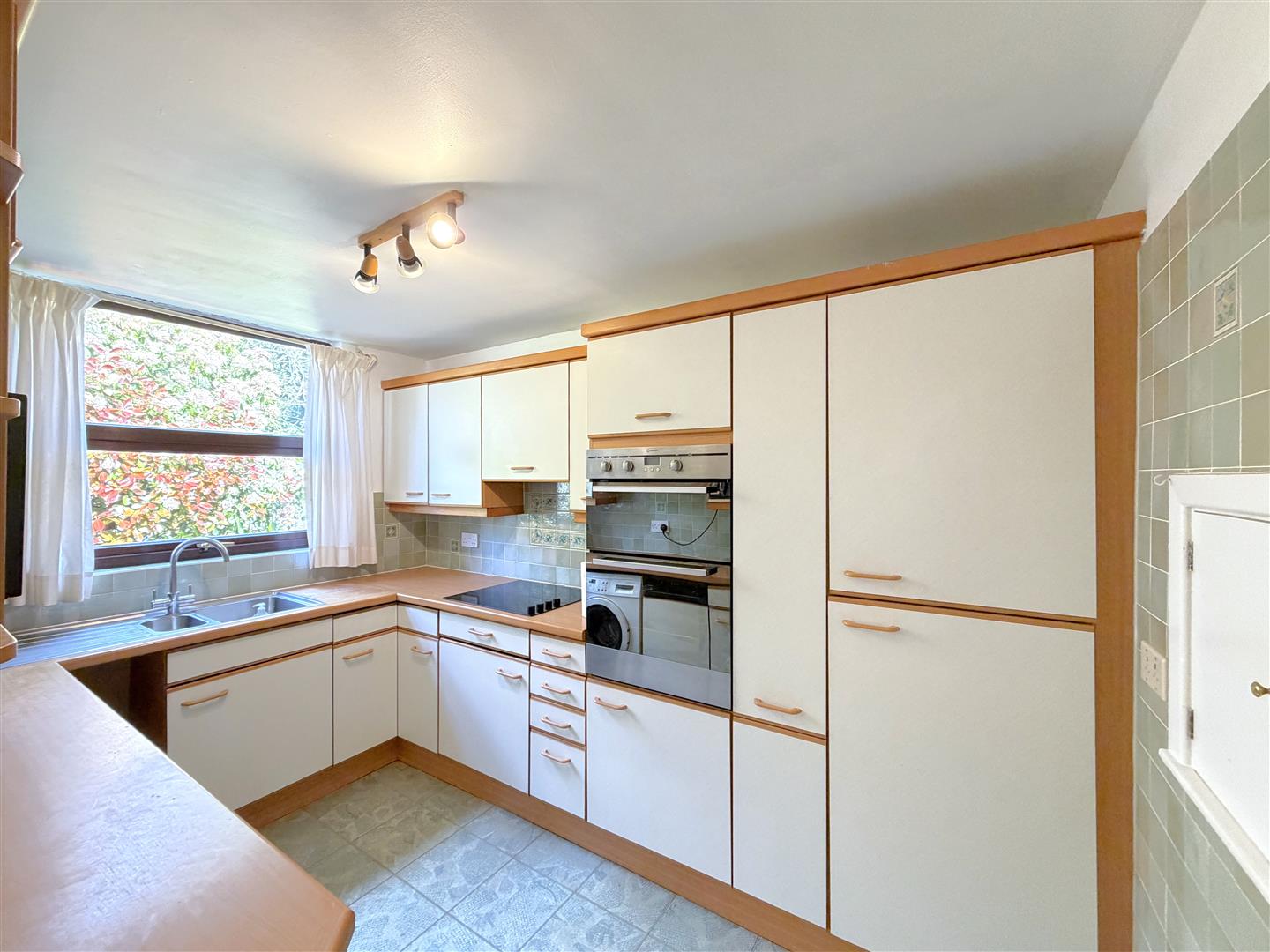 Fields Court, Off Cliffe Way, (or Coventry Rd) Warwick 11