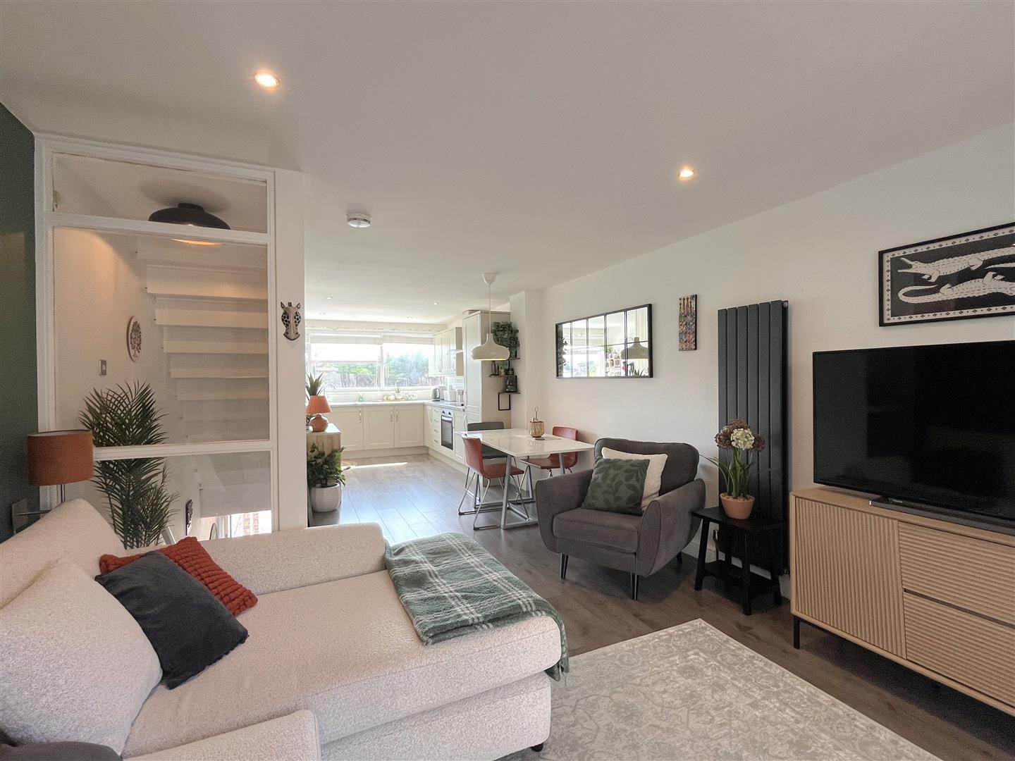 Fields Court, Off Cliffe Way, Warwick 6
