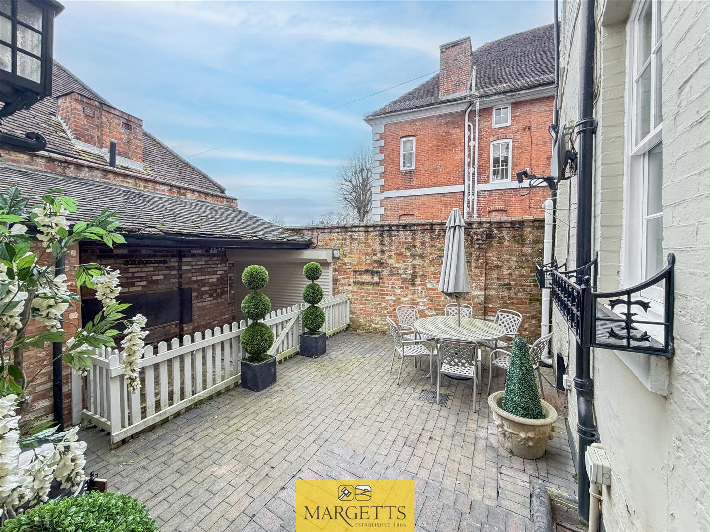 High Street, Warwick 21