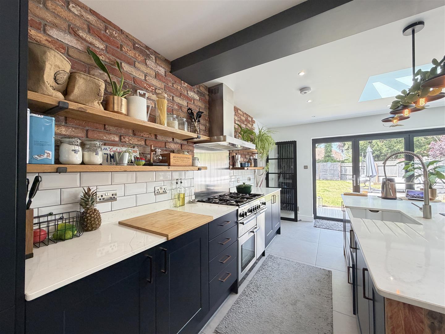 Highlands Close, Warwick 10