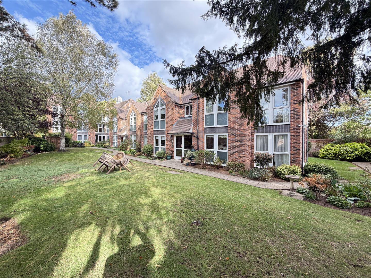 12, Westbury Court, Emscote Road, Warwick