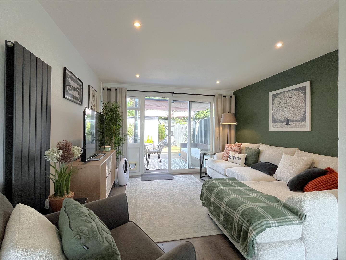 Fields Court, Off Cliffe Way, Warwick 5