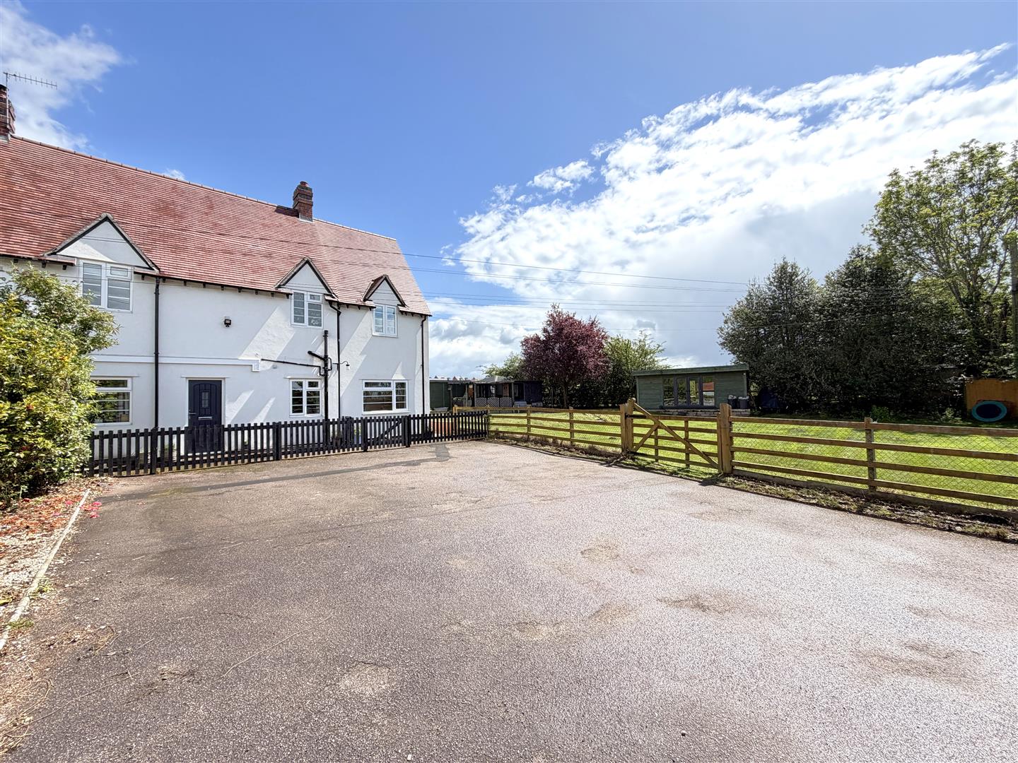 Asps Cottages, Banbury Road, Warwick
