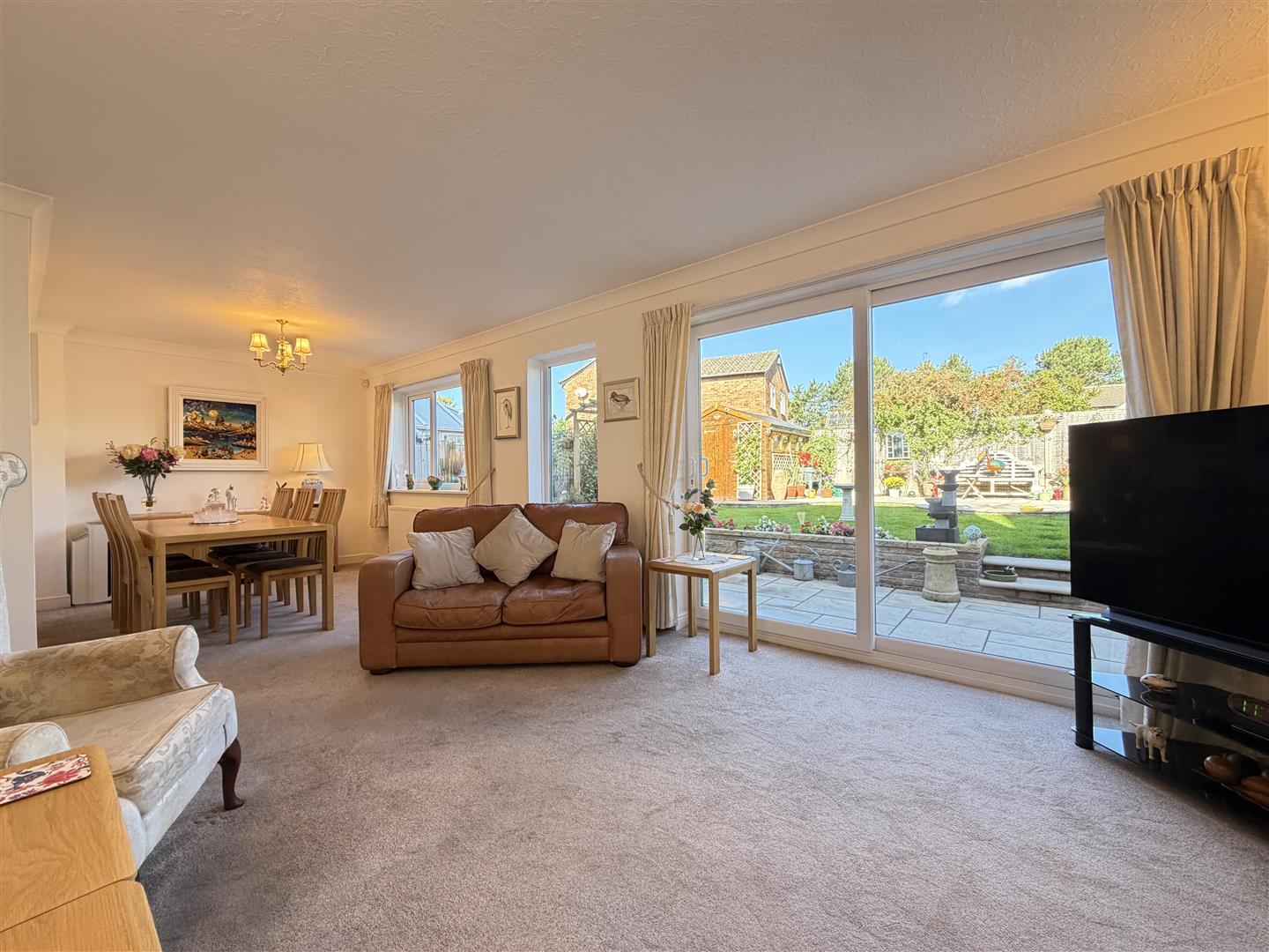 Hathaway Drive, Woodloes Park, Warwick 5