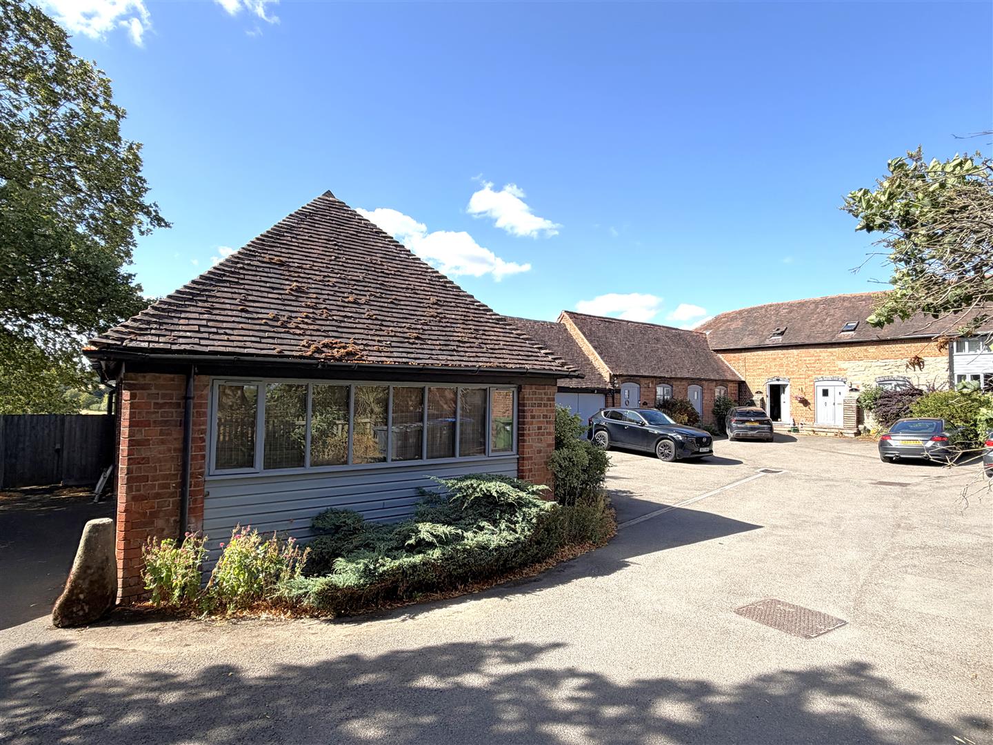 Norton Lindsey Road, Hampton-on-the-Hill, WARWICK