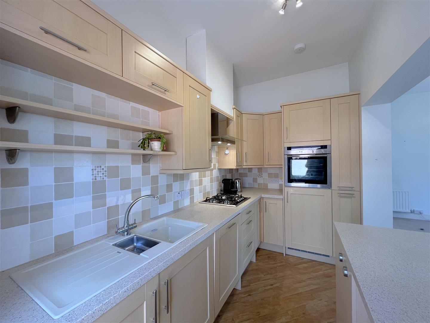 Saxon Court, Guys Cliffe Avenue, Royal Leamington Spa 12