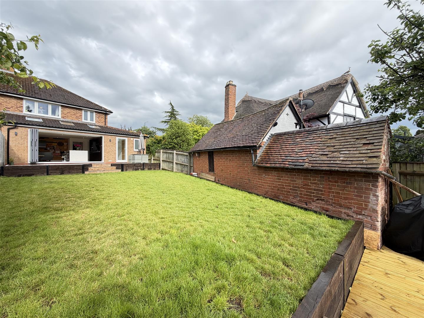 Whitnash Road, Whitnash, Leamington Spa 4