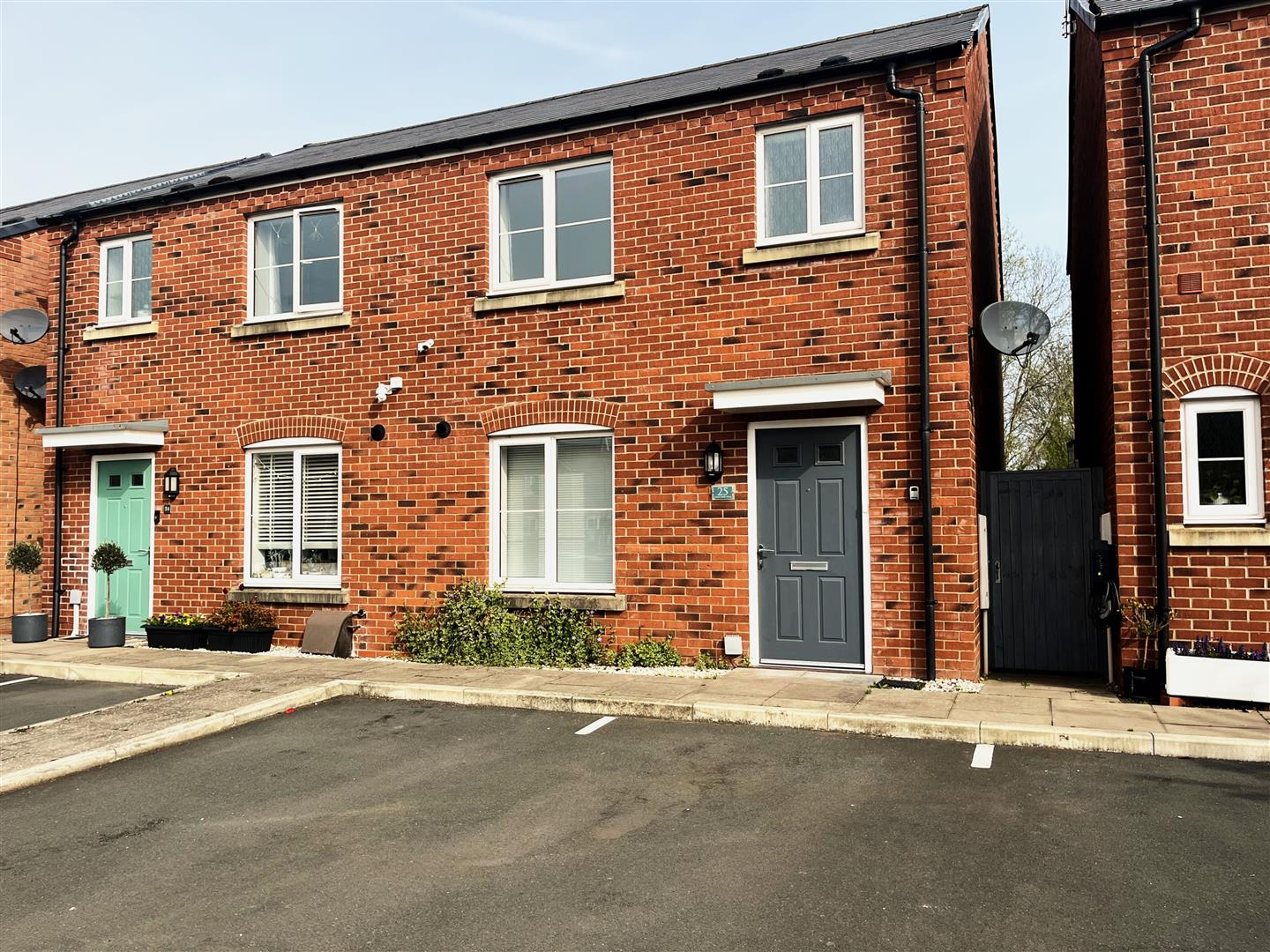 Hankinson Road, Warwick 1