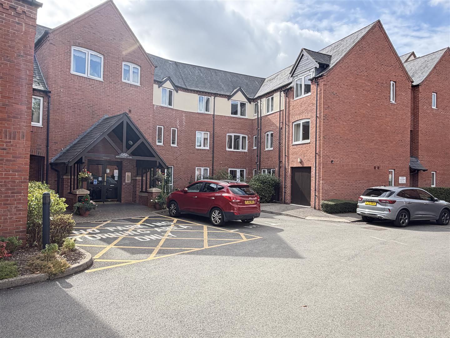 Montgomery Court, Coventry Road, Warwick 4