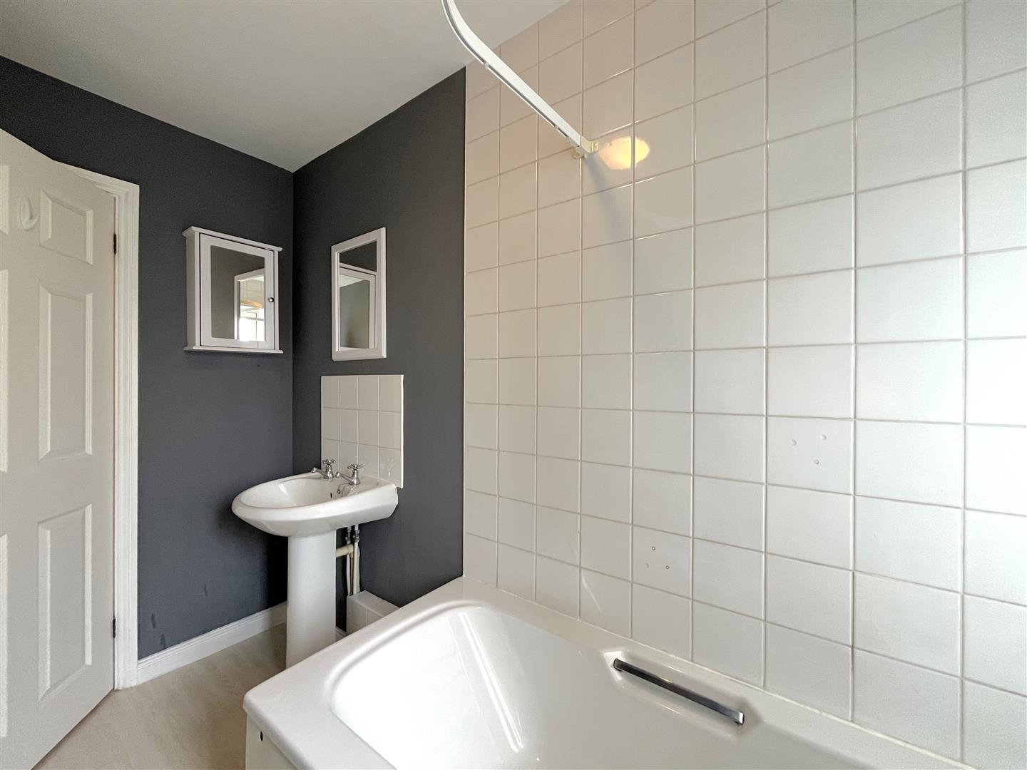 Oken Court, Central Warwick 10