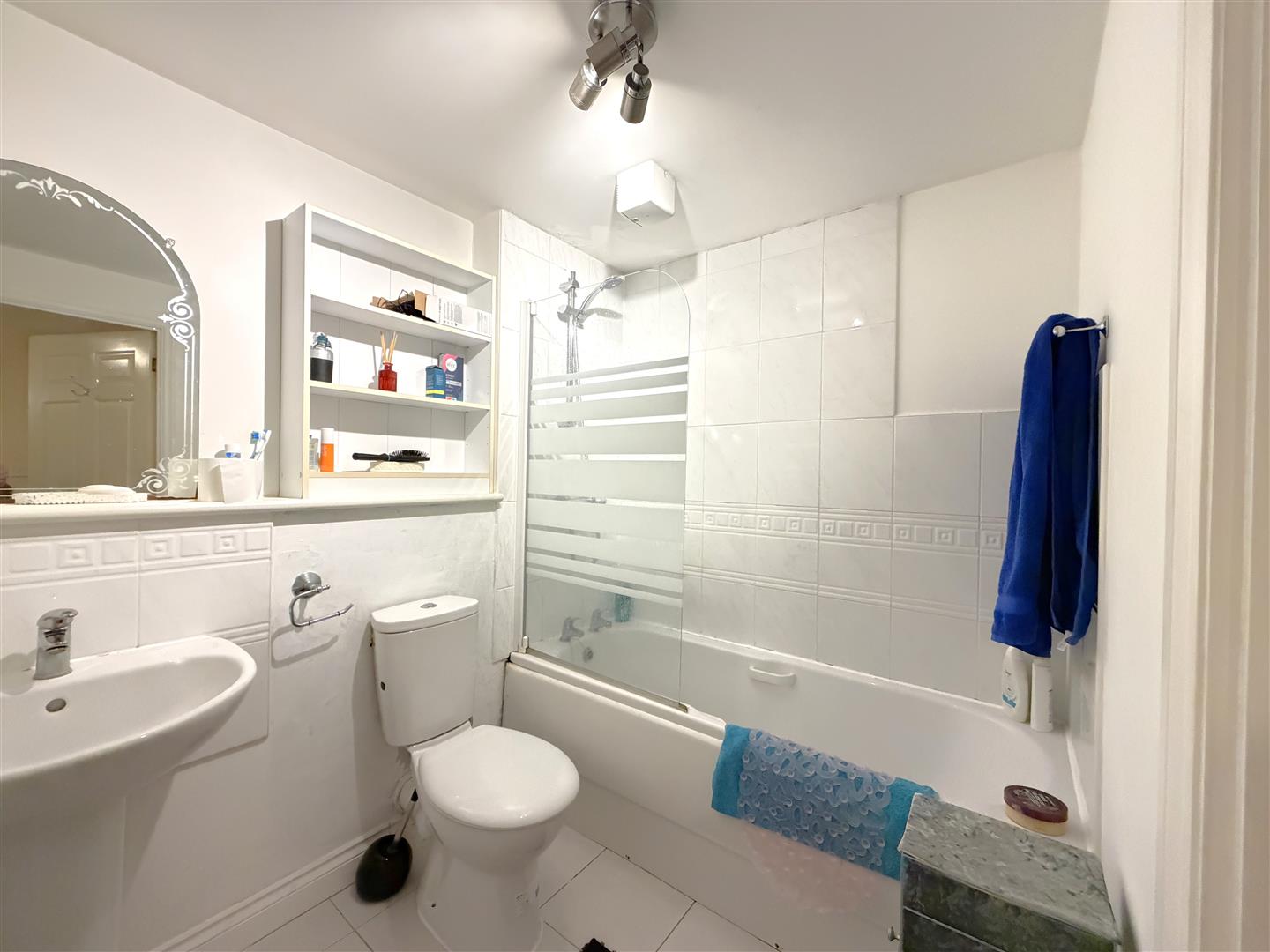 Birch Meadow Close, WARWICK 9