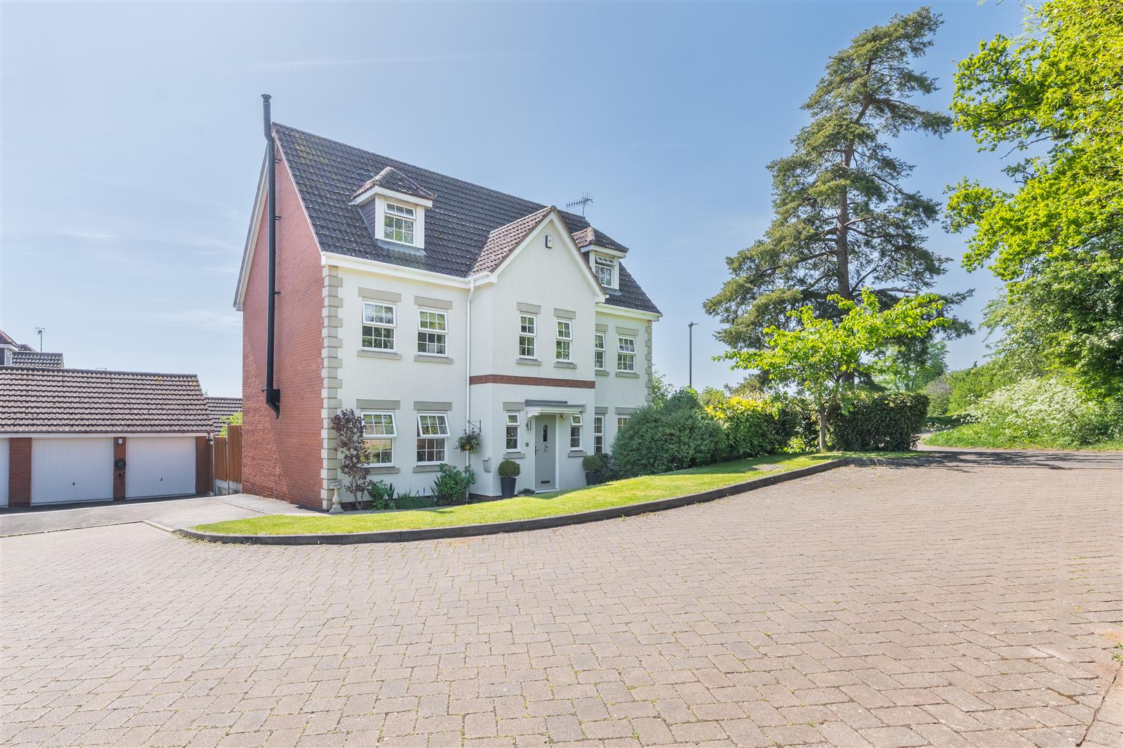Arlescote Close, Hatton Park, Warwick