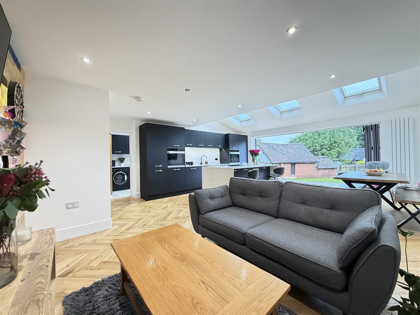 Whitnash Road, Whitnash, Leamington Spa 11