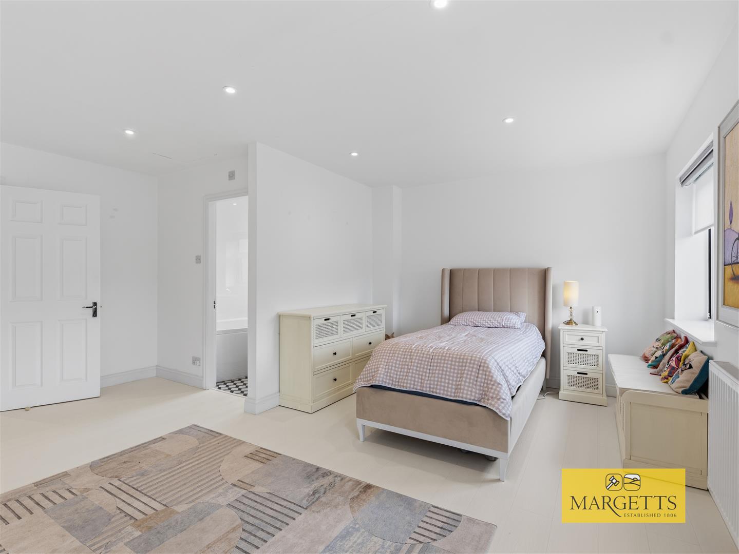 Mallory Drive, Warwick 20