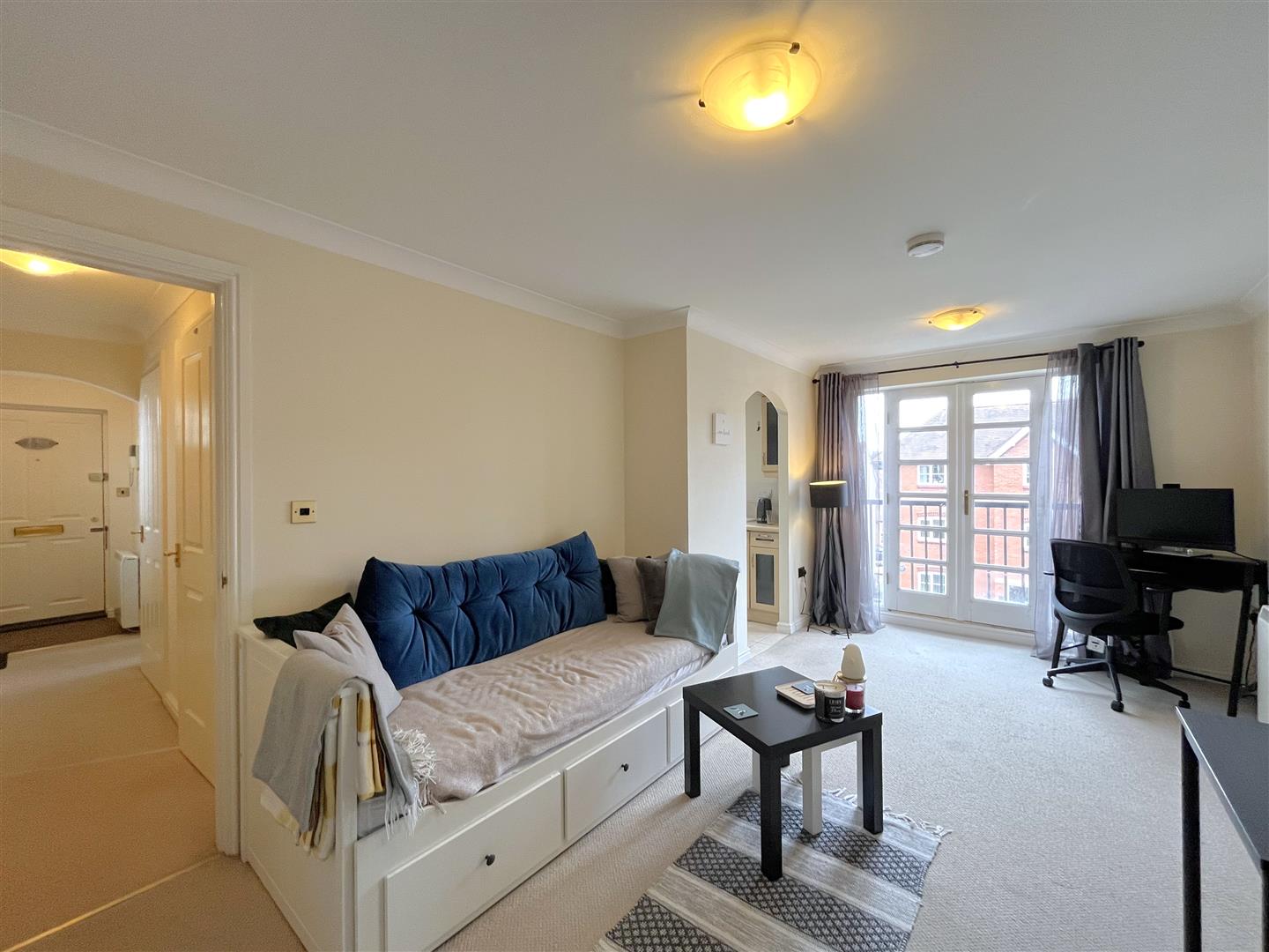 Martinique Square, Bowling Green Street, WARWICK 7