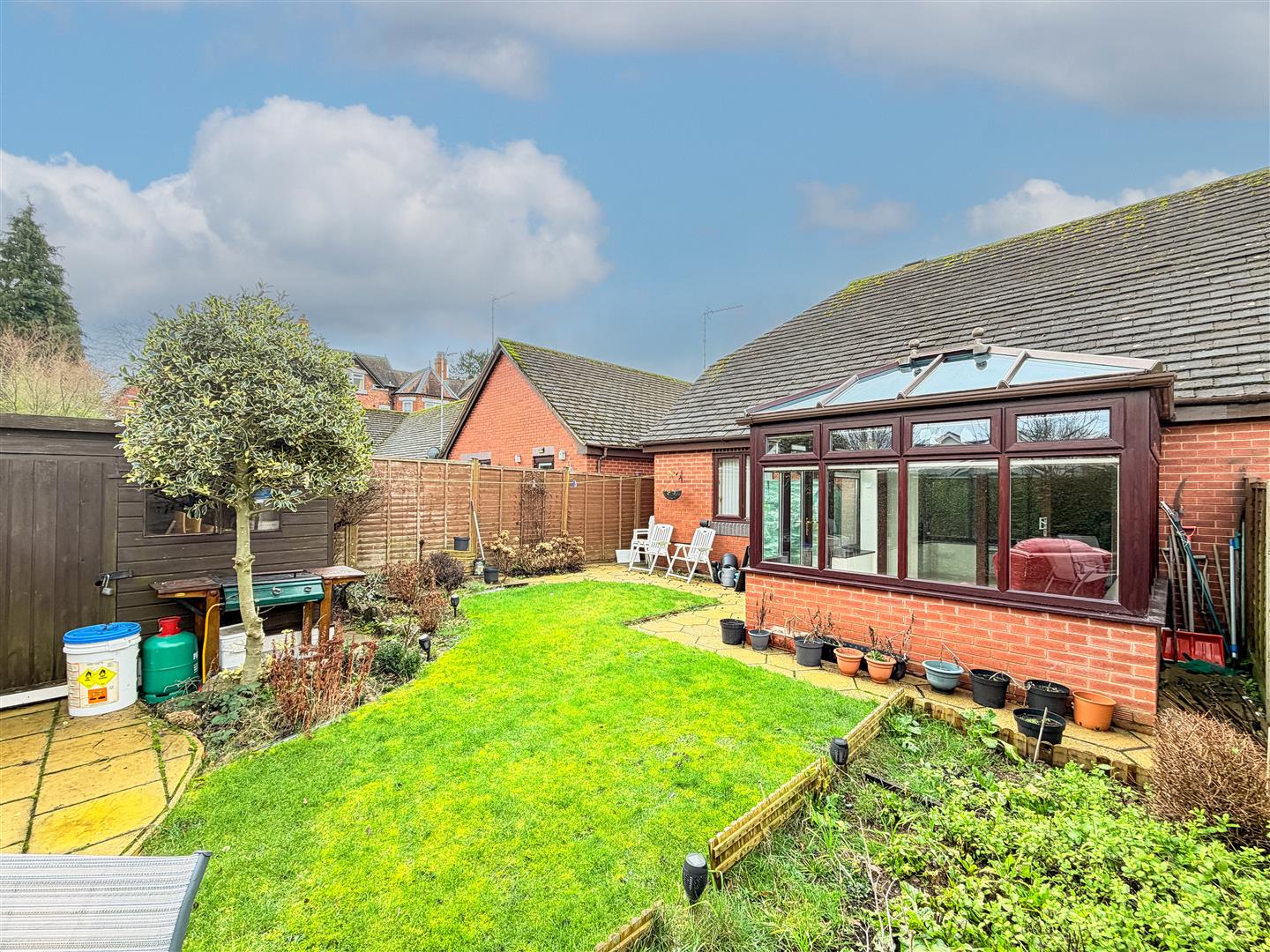 Holioake Drive, Off Myton Road, Warwick 6