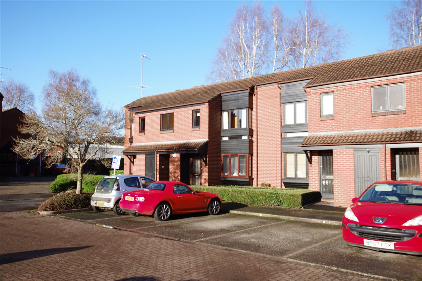 Spring Pool, Off Cape Rd, Warwick 7