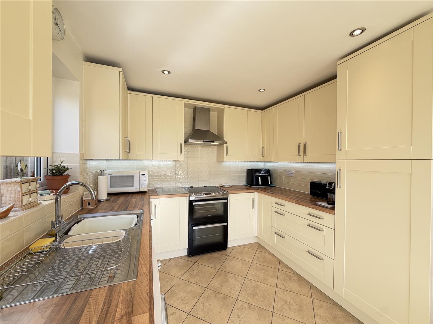 Hathaway Drive, Woodloes Park, Warwick 9