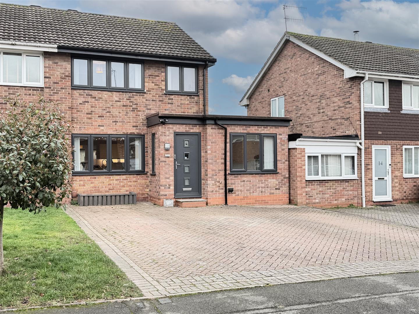 Weale Grove, Woodloes Park, Warwick