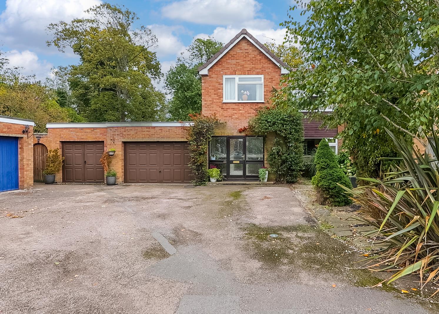 Lodge Crescent, Warwick