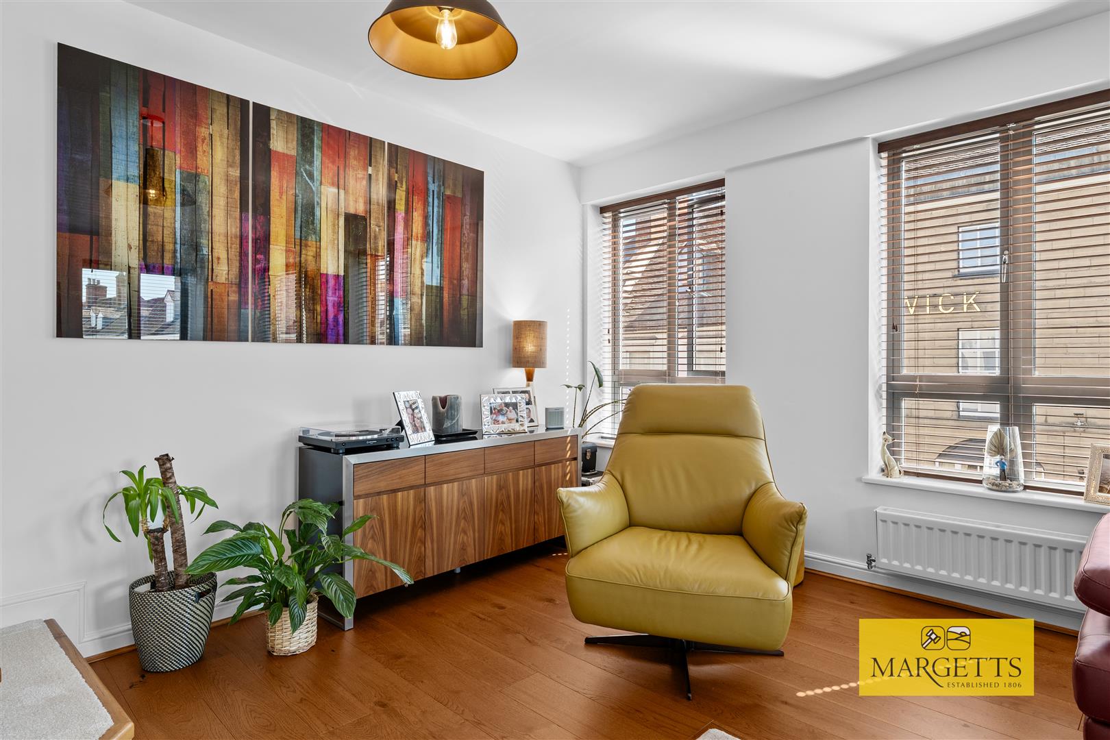 Swan Court, Swan Street, Warwick 7